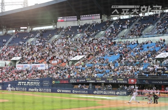LG 트윈스, 한화 상대로 우승까지 단 1승! &mdash; 예매 &middot; 취소수수료 &middot; 우천 취소 규정 관련 사진