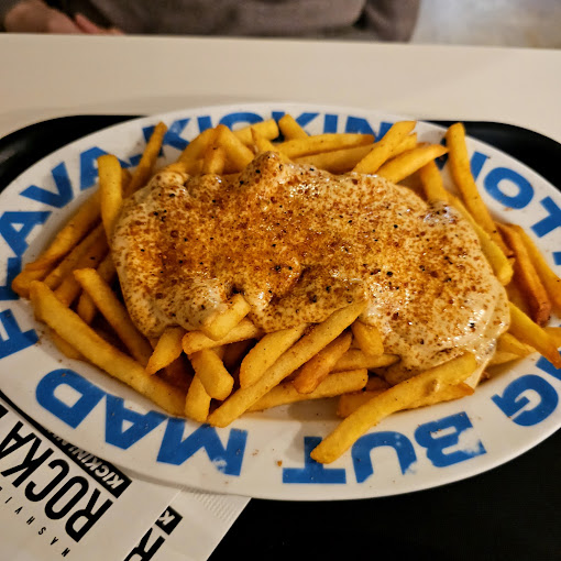 이태원 치킨버거 '롸카두들 내쉬빌 핫치킨'