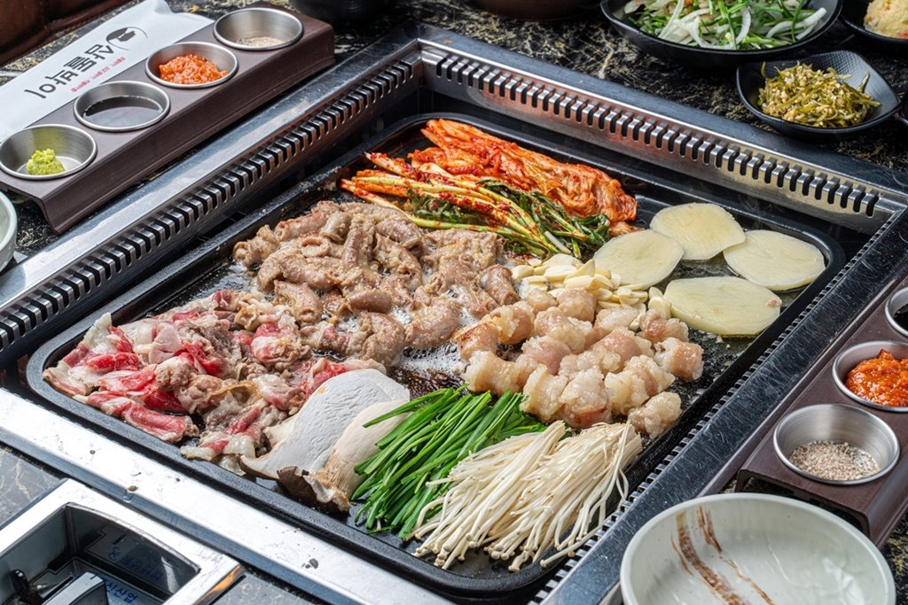 삼돌박이수라육간