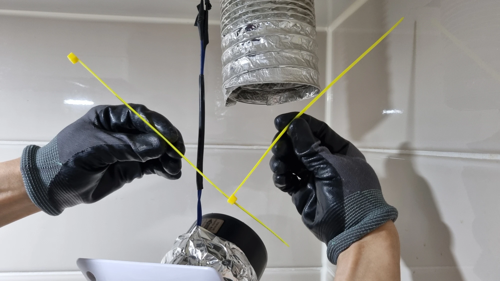 케이블 타이 연결 모습