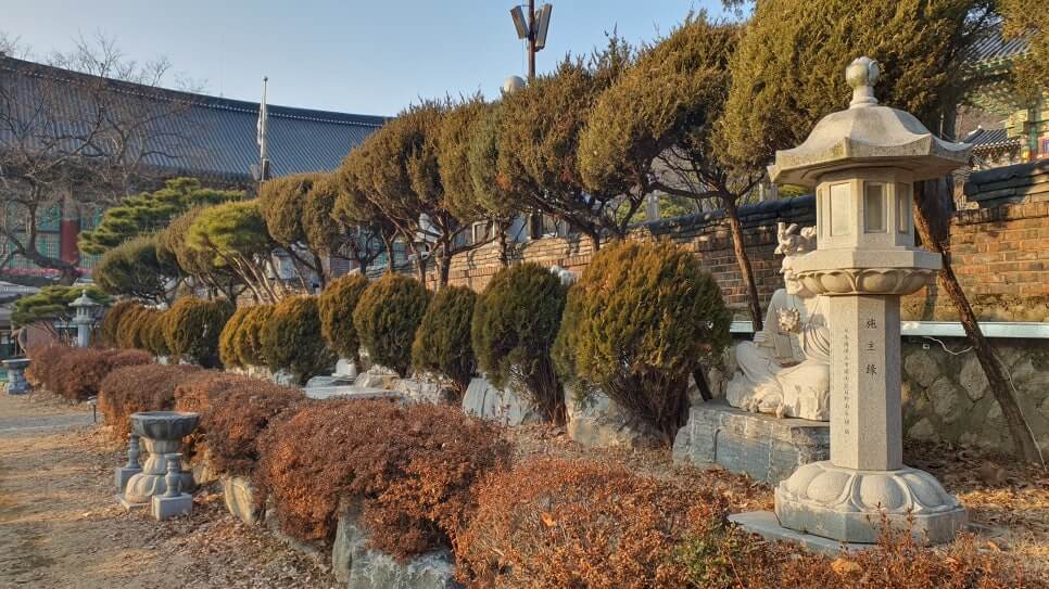 서울 봉원사 : 도심 속 천년 고찰, 한국 불교 전통문화의 보고