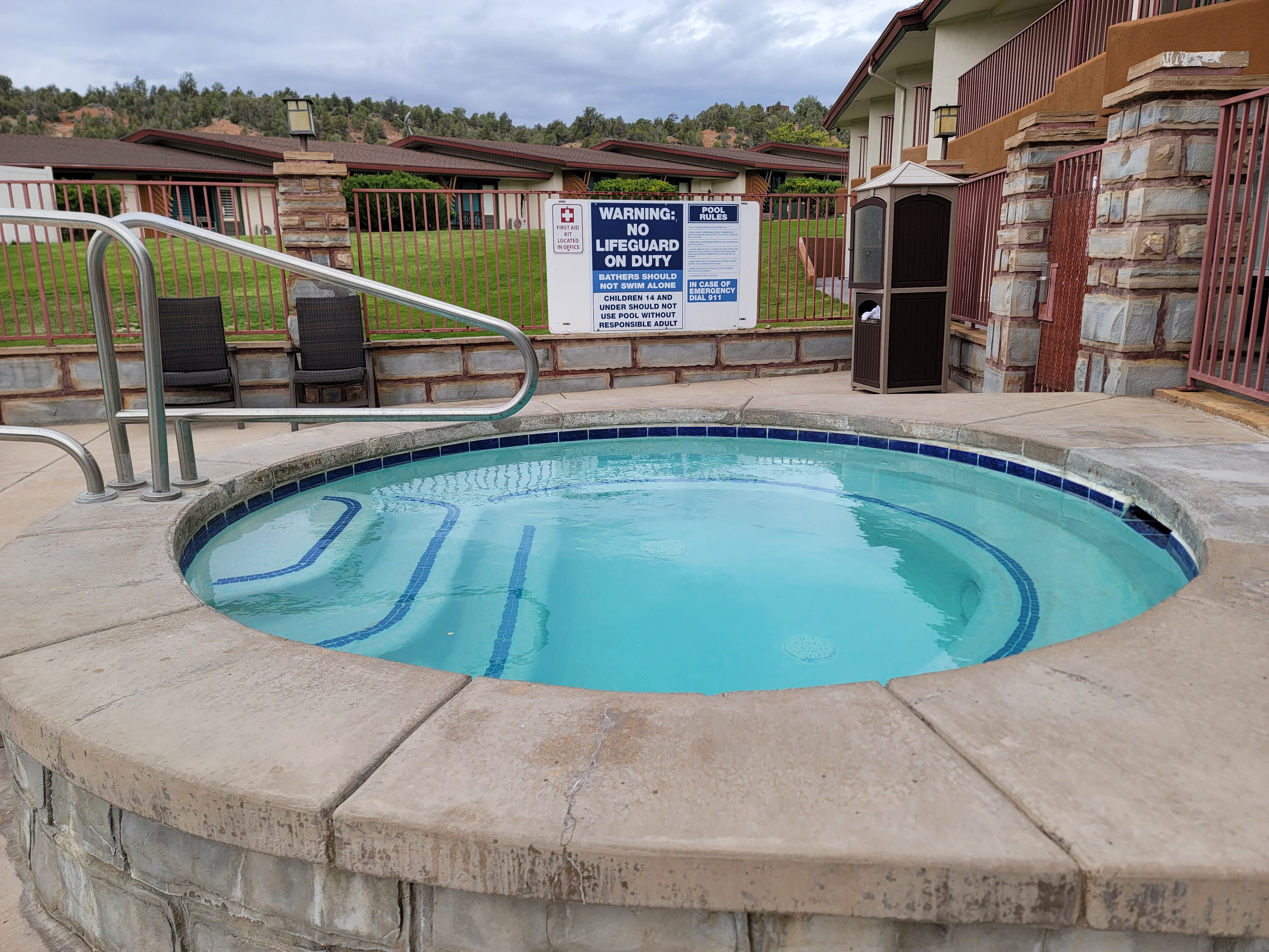 선더버드 호텔 수영장