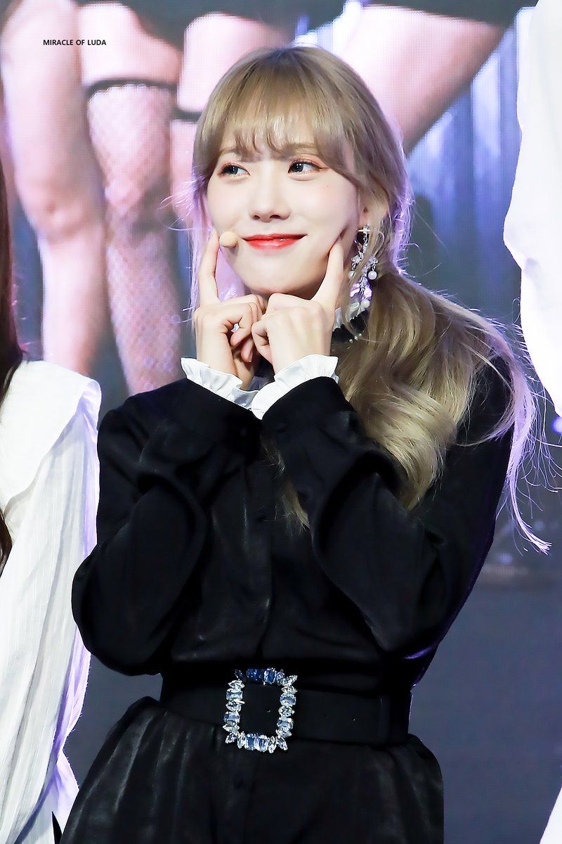 우주소녀 루다 인스타그램 사진 몸매