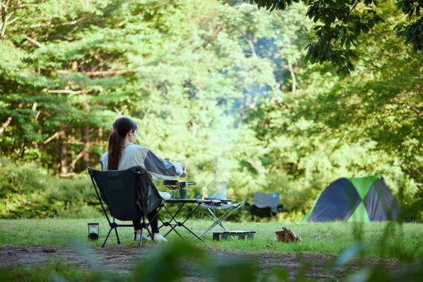 여성 혼자 떠나는 안전한 캠핑 – 추천 장소, 장비, 밤 시간대 팁, 체험 후기까지