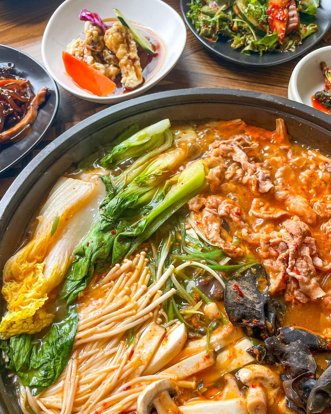 생생정보 차돌 버섯전골 맛집