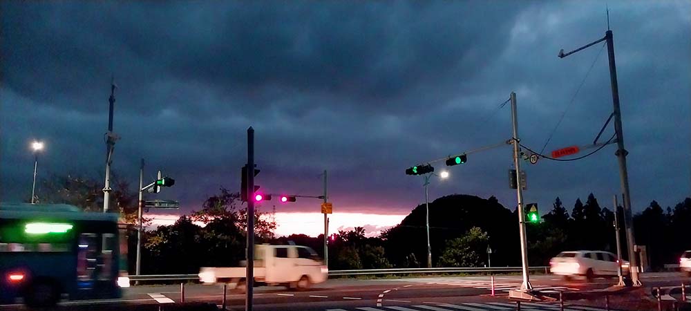 밤인지 새벽인지 출근인지 퇴근인지