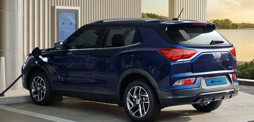 코란도이모션-후측면