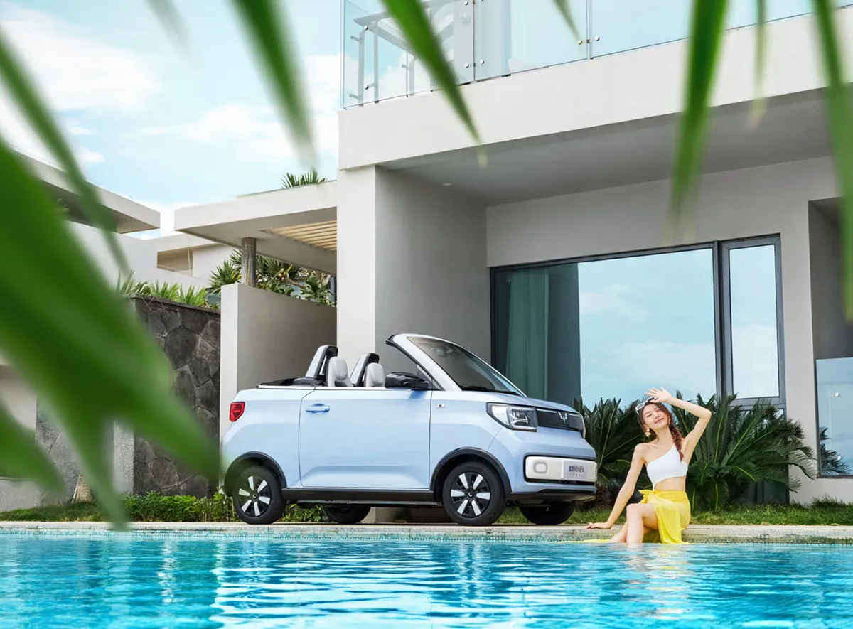 우링 홍광 미니 EV 컨버터블