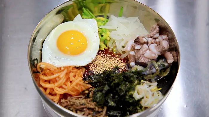 소문의맛집 현지인 추천 호박잎에 싸먹는 쑥부쟁이와 낙지가 들어간 비빔밥 전남 구례 맛있는 곳 맛집 추천