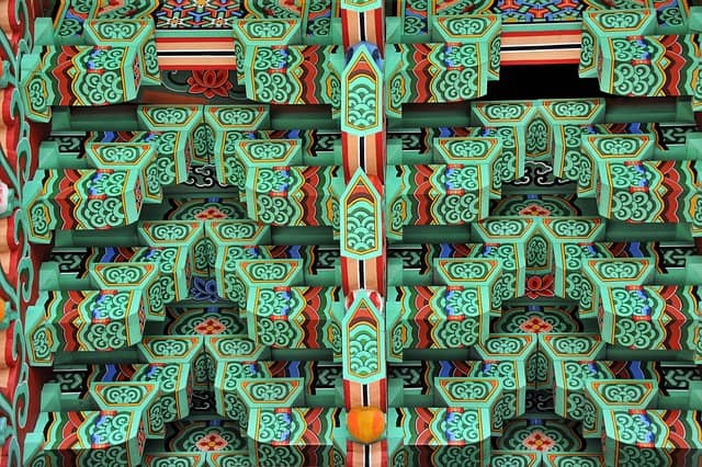 한국 건축의 색채 미학, 단청: 상징과 기능을 담은 전통 채색 기법