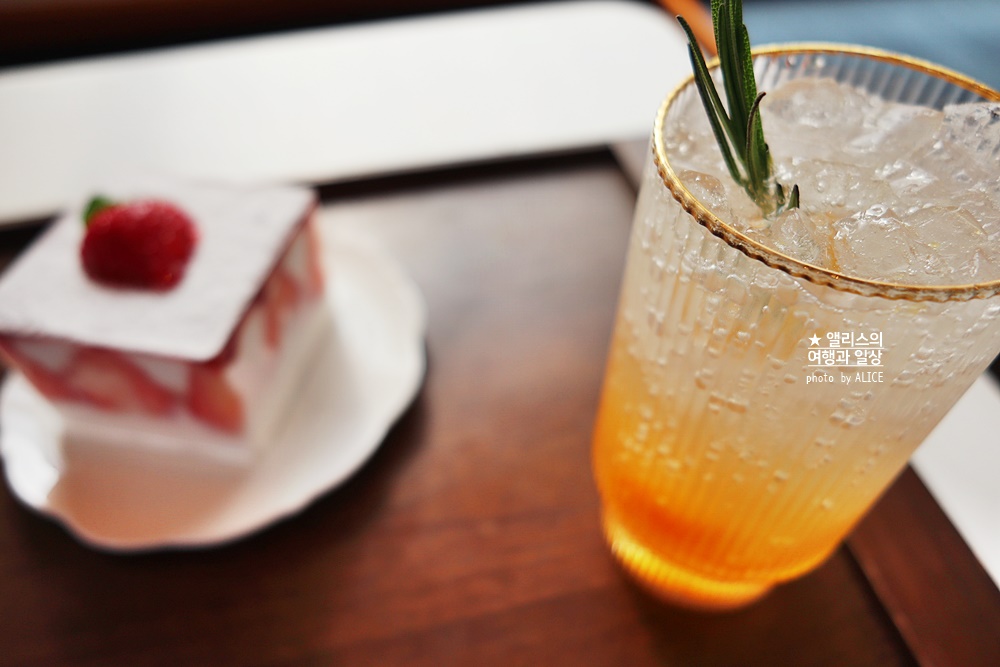 경주 황리단길 카페, 설월에서 즐기는 딸기케이크와 제주금귤에이드