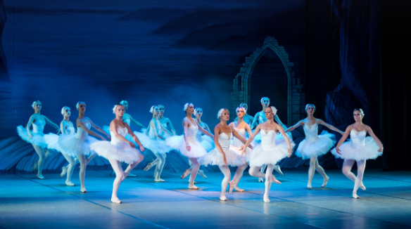 [백조의 호수] 발레 장면 사진