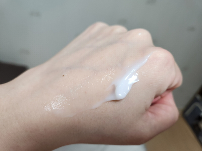 일리윤 세라마이드 아토로션 바를때