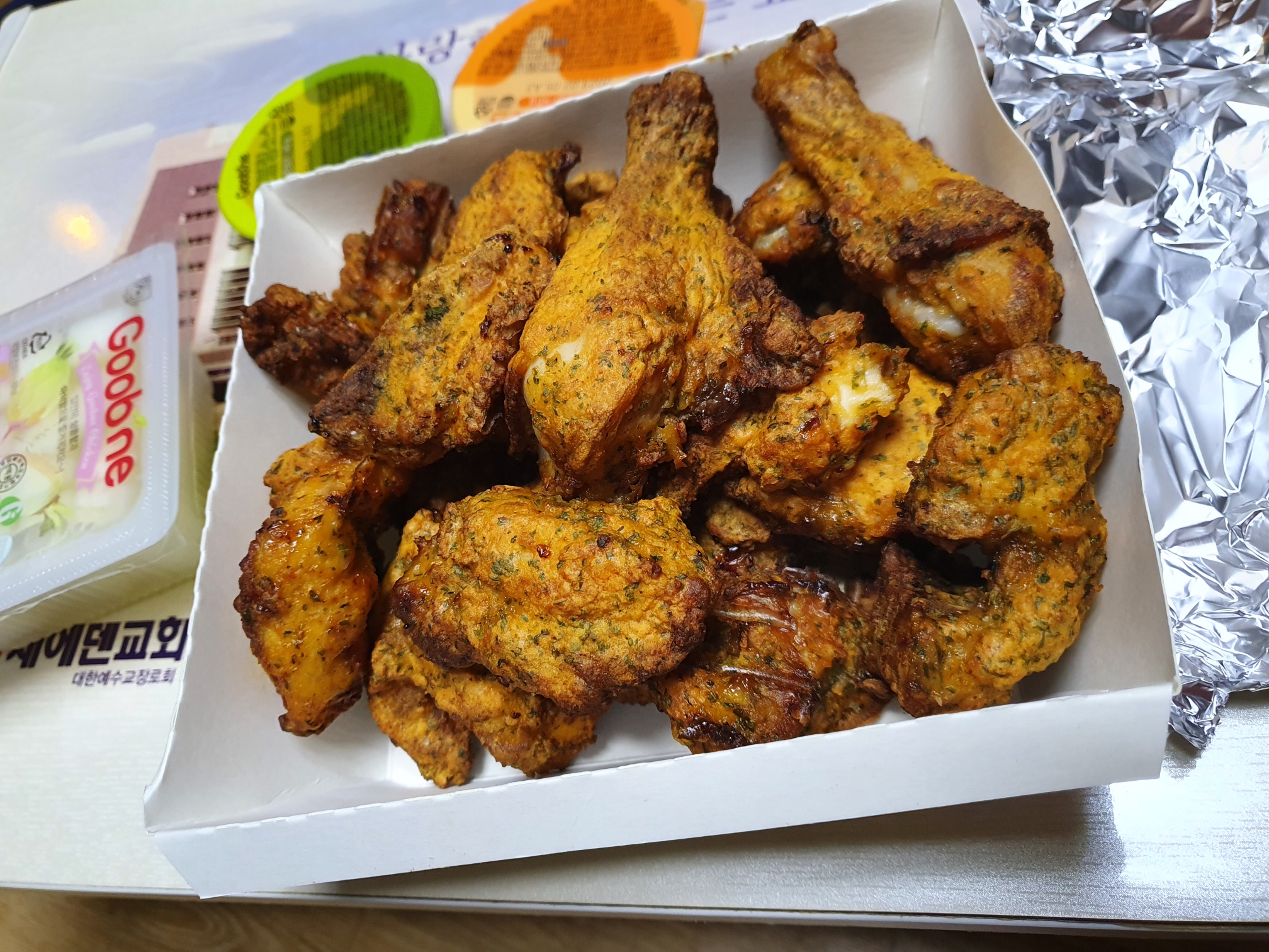 굽네 고추바사삭 치킨 바삭해서 맛있음! 살짝 매콤해서 더 맛있음!!
