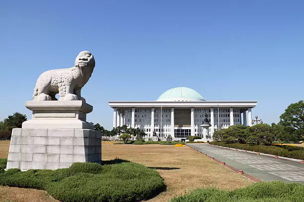 윤석열 비상계엄령 선포 대통령