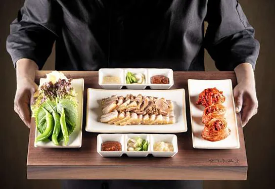 금배추보쌈과 칼국수