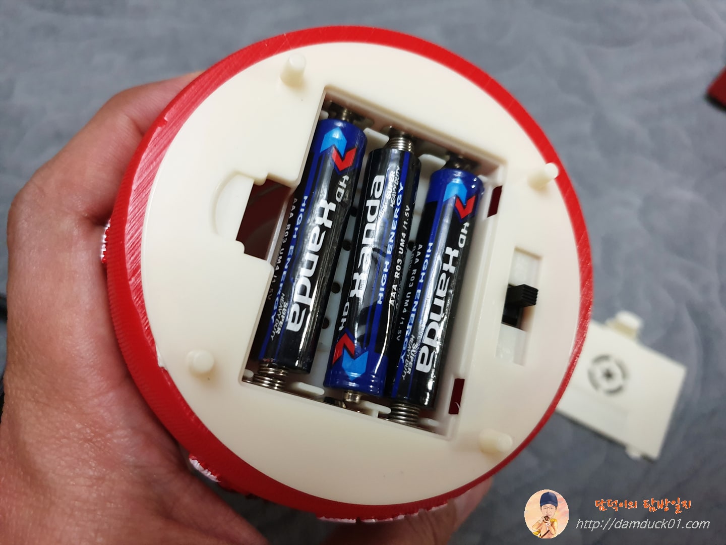 오르골 루돌프 산타 스노우볼 건전지 삽입