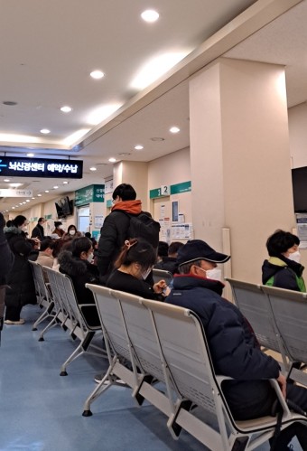 대기중인 환자들 사진