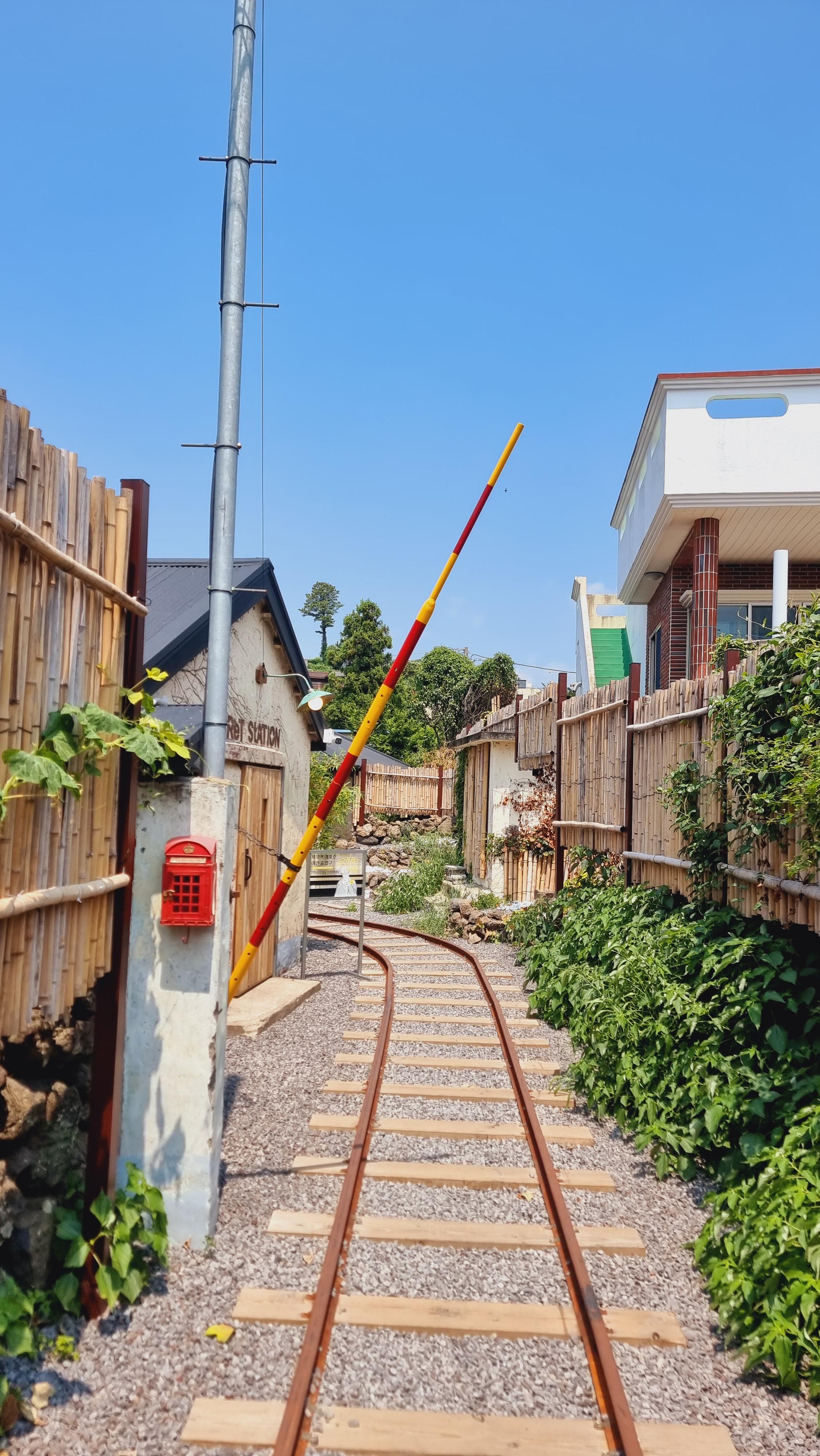 제주 이색 카페 비밀역 서귀포 카페