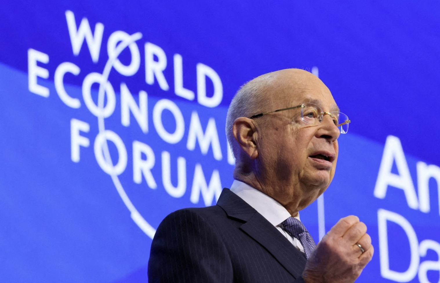 세계경제포럼에서-연설-중인-클라우스-슈밥의-모습