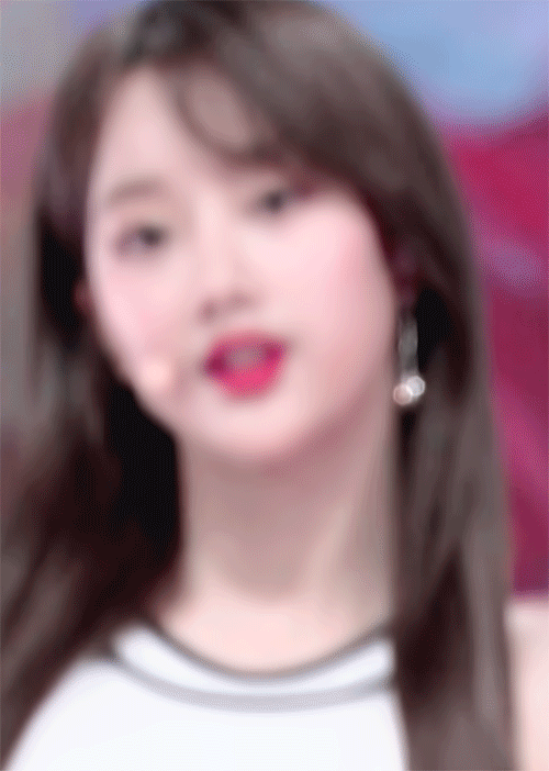 에이프릴 이나은 움짤