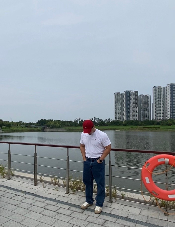 데일리룩(오뭘입)빈티지 레드볼캡, 폴로 베이직 반팔티셔츠, 무신사스탠다드 데님팬츠, 커먼센스 독일군 스니커즈, 빈티지패션, 데일리룩, ootd