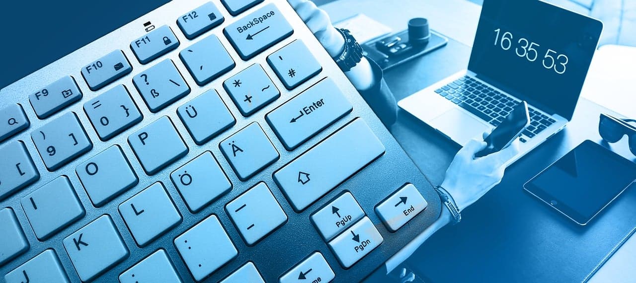 고령자의 디지털 자립, UX는 함께 설계되어야 한다 &ndash; 멘토링 기반 사용자 경험 구조가 바꾸는 고령층의 디지털 사용 방식