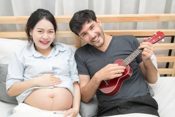 임산부모습 밝은모습 
