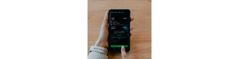 스마트폰-조작-모습