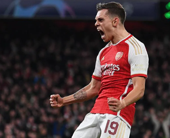 UEFA 챔피언스리그 16강 2차전 아스날 트로사르의 선제골 세레머니