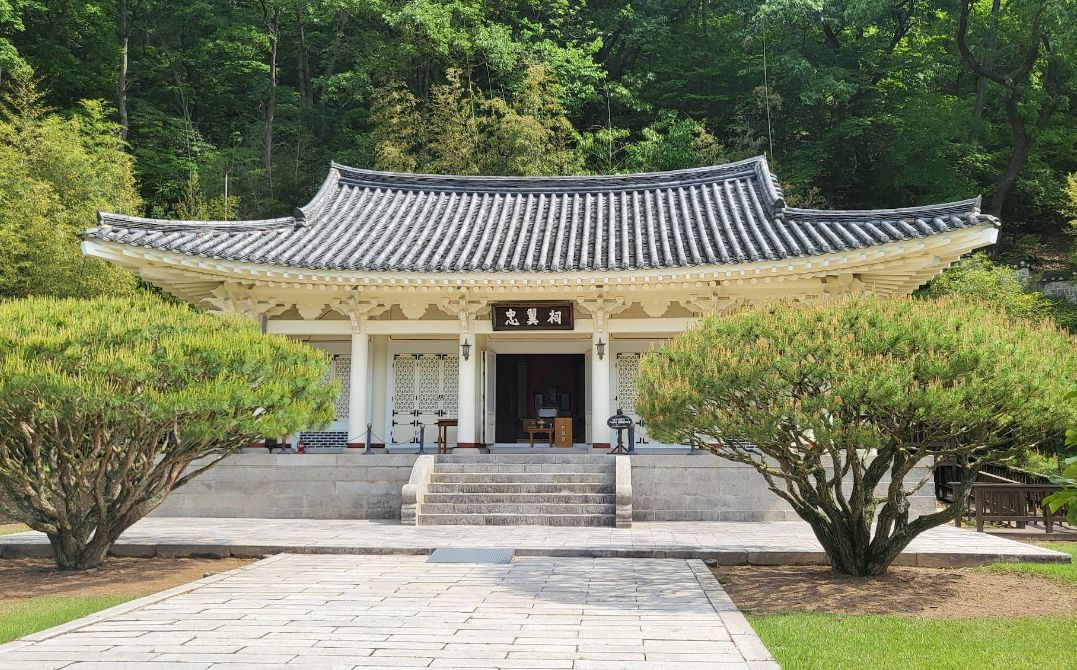 충익사