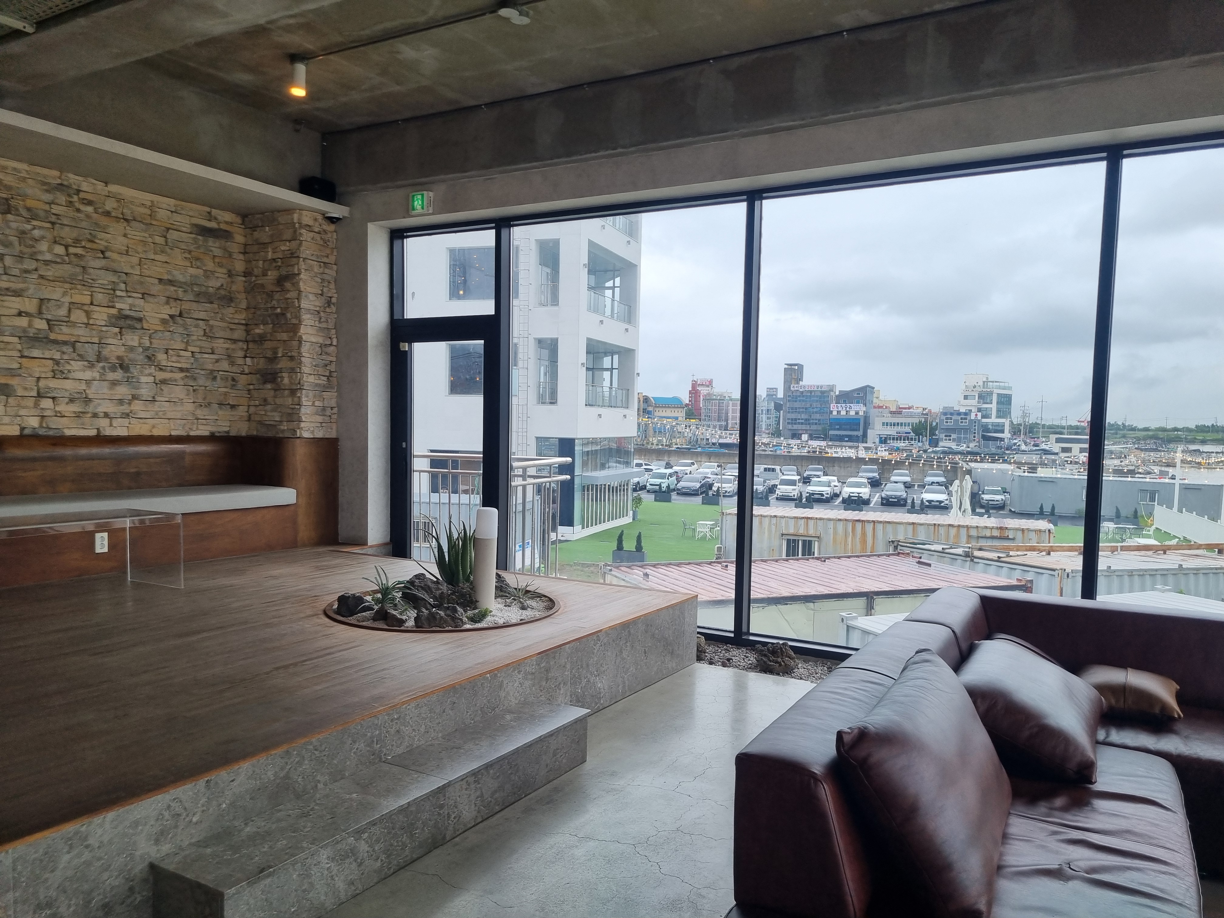 어라우즈 로스터리 카페