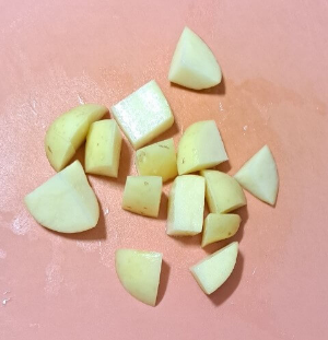 감자 깍뚝 썰기