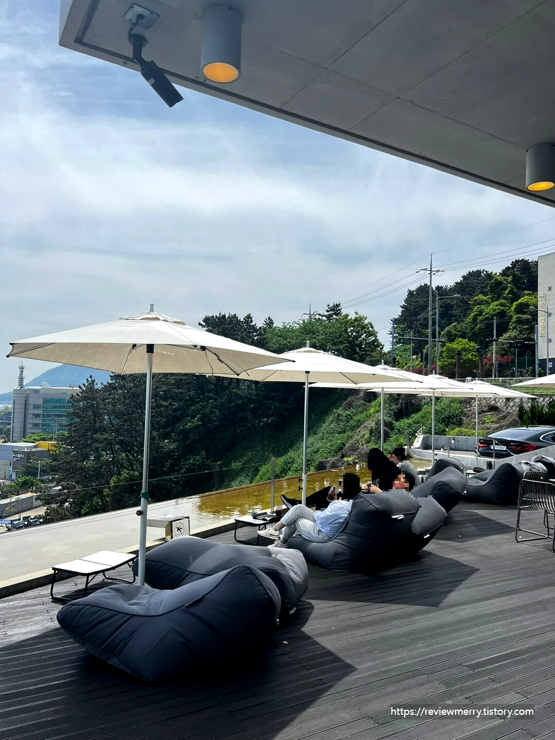 1층 테라스 좌석