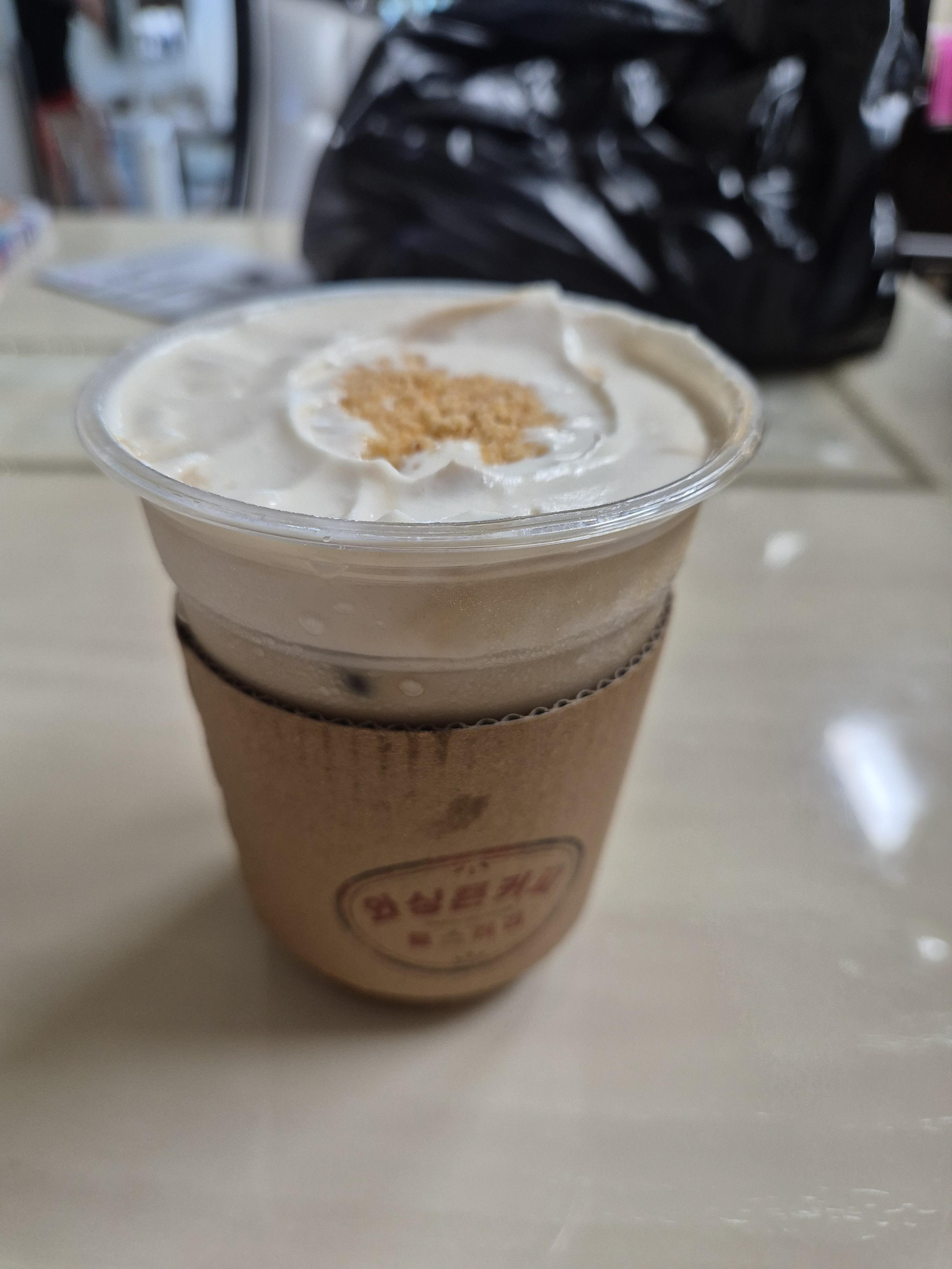 와싱톤커피 땅콩슈페너