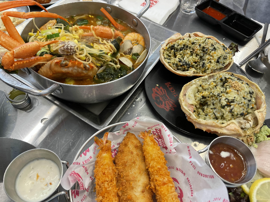 홍게 라면과 대게 볶음밥