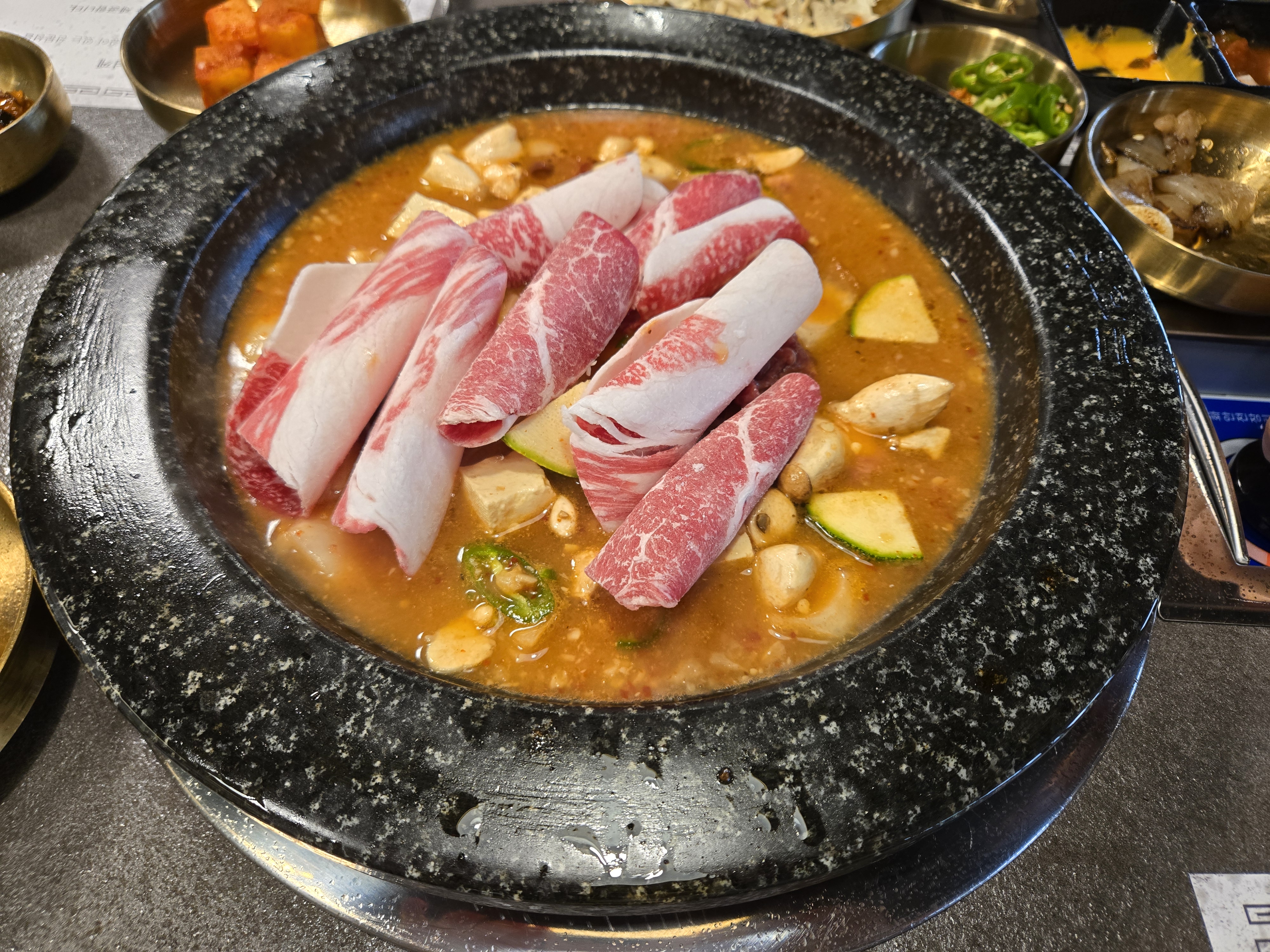 어린이회관 한우맛집 우리는 정육가든 차돌된장찌개