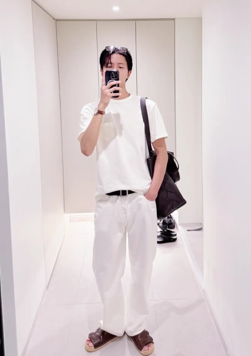 주우재 가방, 주우재 토트백, 주우재 보테가베네타, 보테가베네타 라지 디아고, 보테가 남자 가방, 남자 명품 가방 추천, 남자 가죽 토트백, 조용한 럭셔리, quiet luxury, 인트레치아토 토트백, 보테가 신상 가방, 주우재 착장 가방, 데일리 가방 추천, 출근룩 가방, 여행용 토트백, 주우재 패션, 남자 꾸안꾸룩, 남친룩