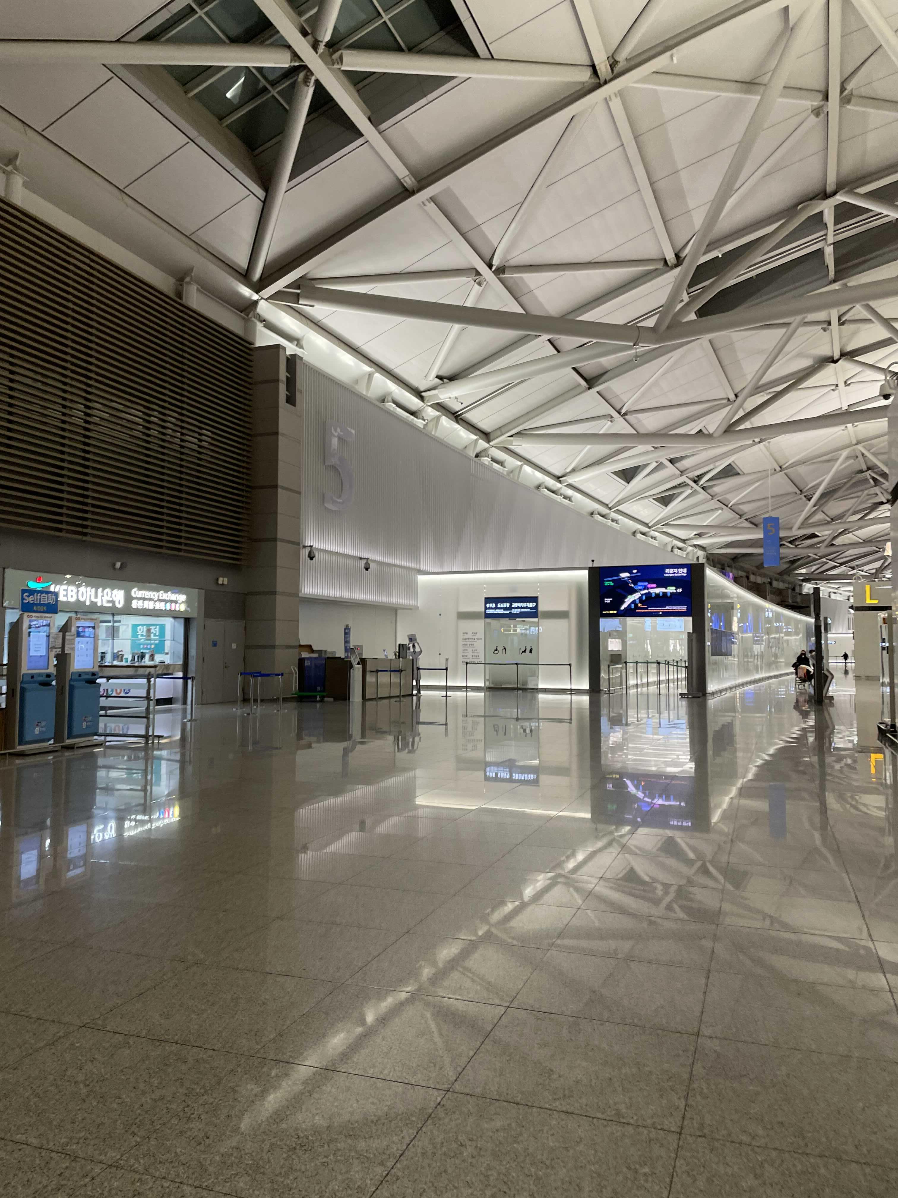 텅빈 인천공항 사진