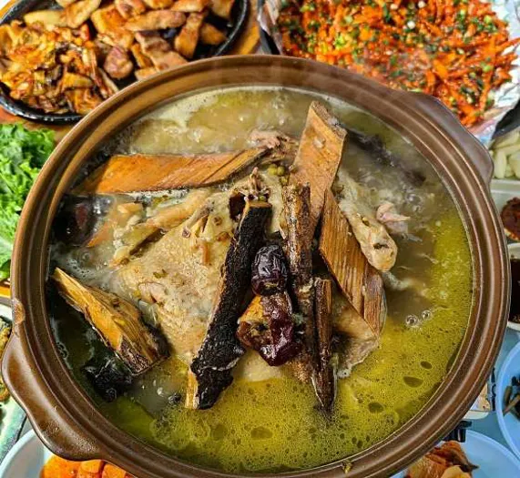 덕동펜션식당