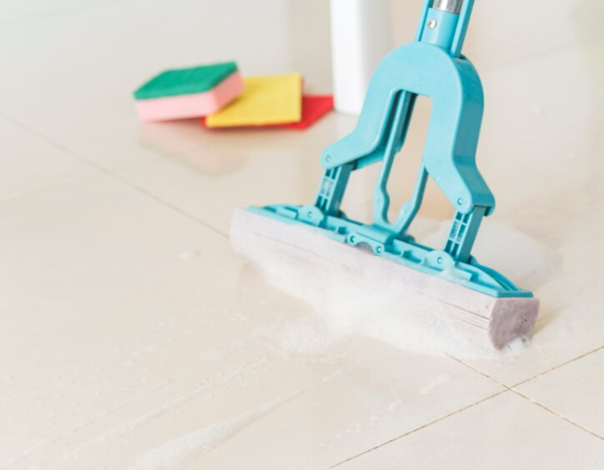 락스, 과산화수소, 식초와 베이키소다로 곰팡이 제거