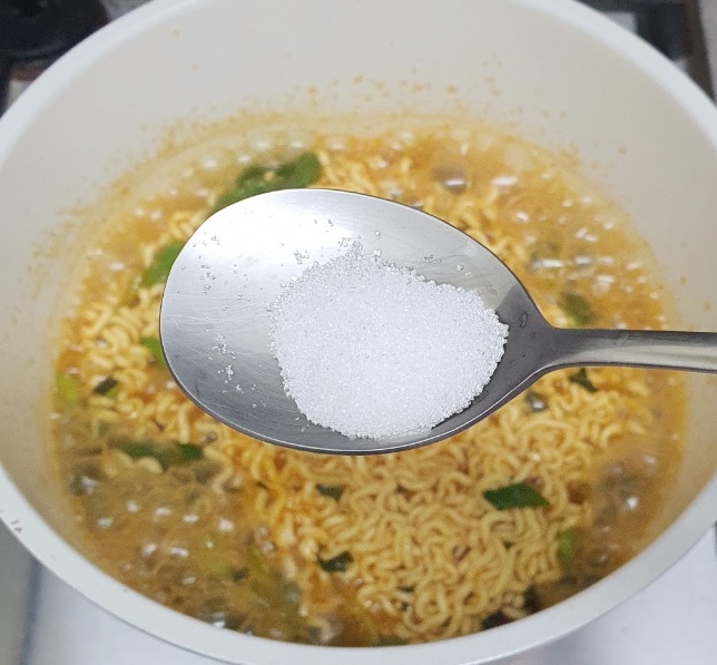 라면-설탕
