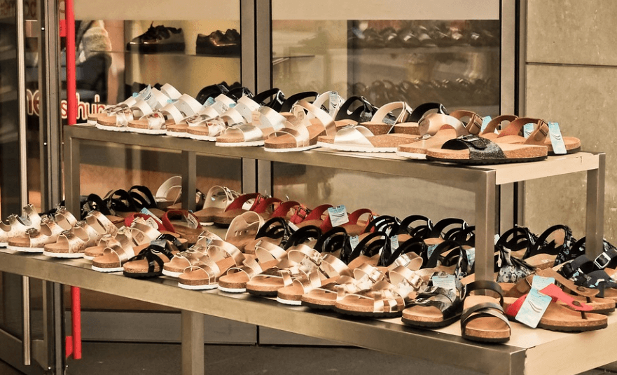 발냄새 안나게 하는 방법으로 도움이 되는 여러가지의 신발들