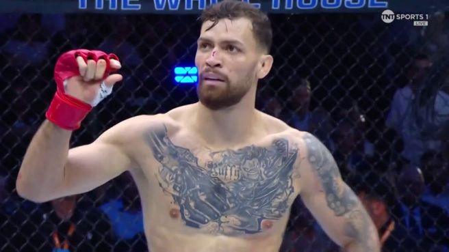 백악관 UFC 프리덤 250 게이치&middot;시릴 간 대이변 등극 및 트럼프 80세 생일 잔치 정치적 쟁점 분석