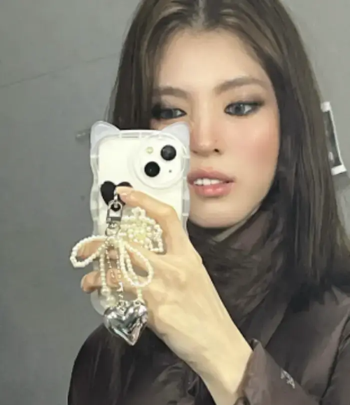 한소희-배우-사진