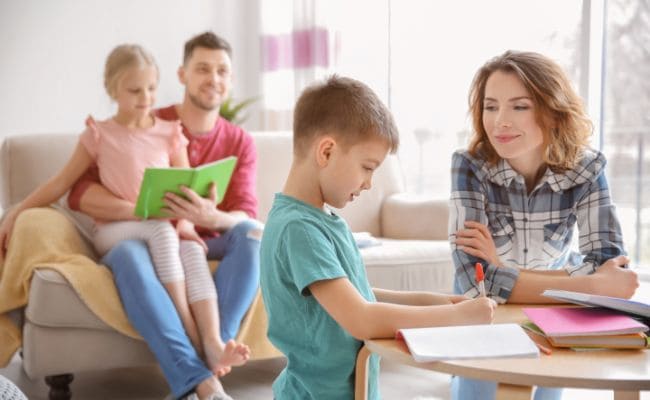 아이의 올바른 성장을 위해서는 모든 가족이 노력해야 합니다