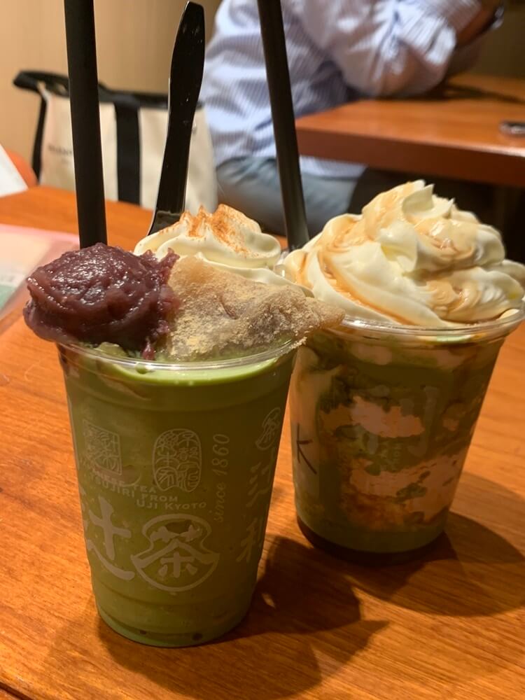 모찌, 팥 말차 스무디와 브라운 슈가 말차 스무디