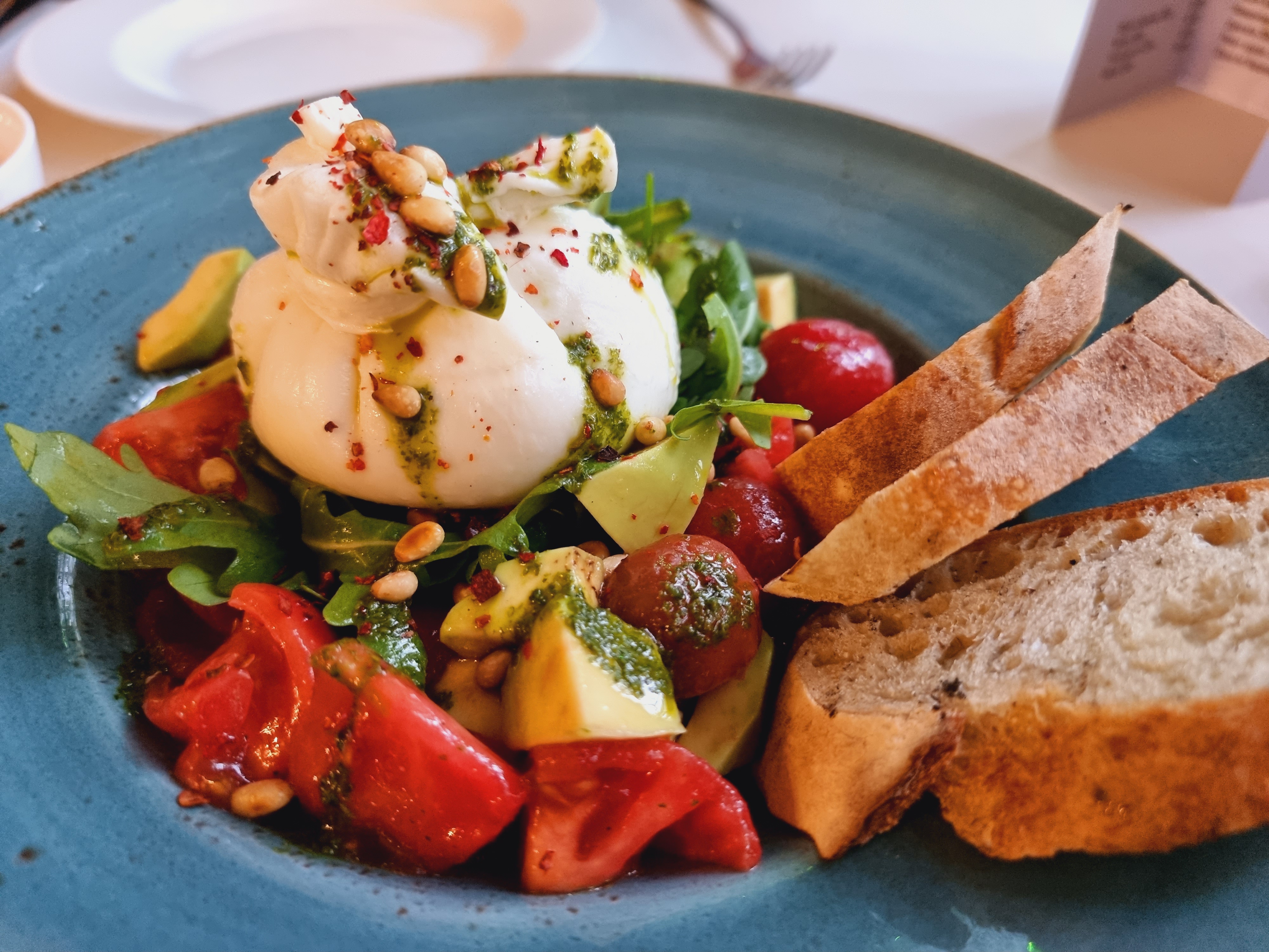 부라타 치즈 샐러드