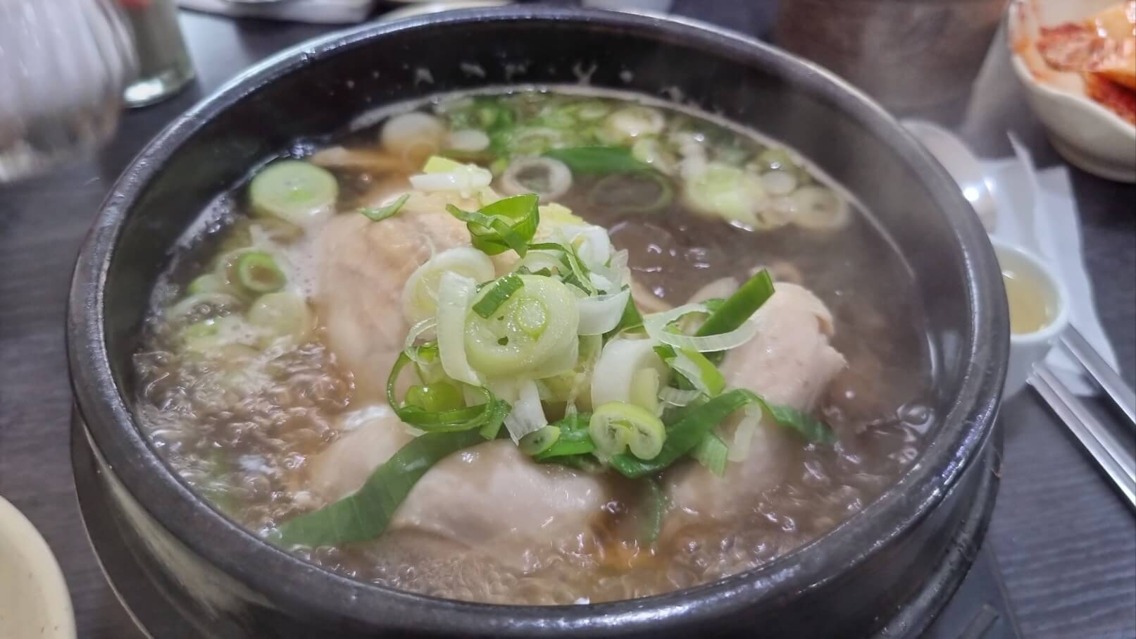 장수삼계탕-삼계탕-나온-모습