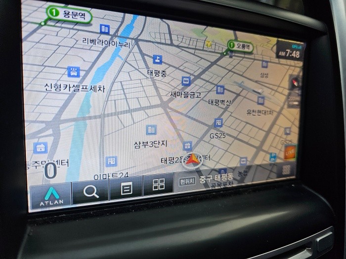내비게이션에-켜져있는-지도